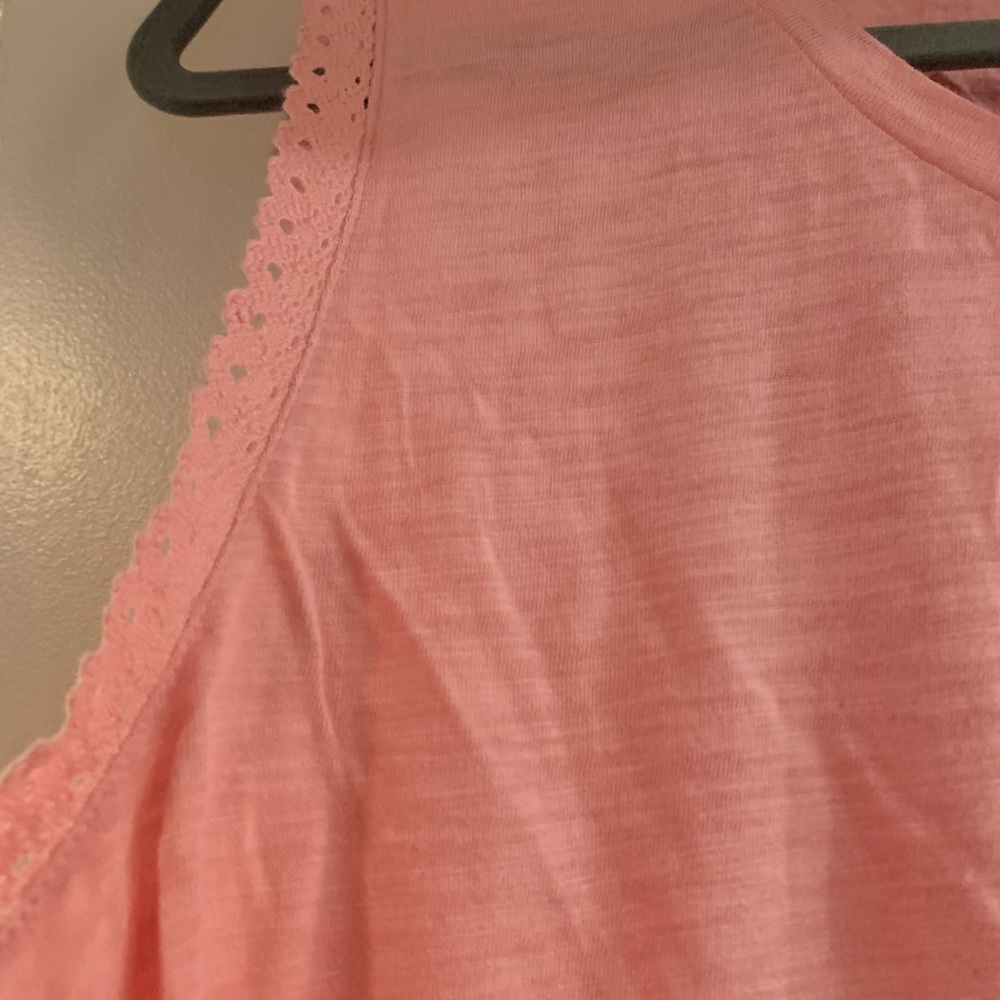 GAP Tank top in a soft peachy pink with crochet arm detail. Size XL - Picture 2 of 2